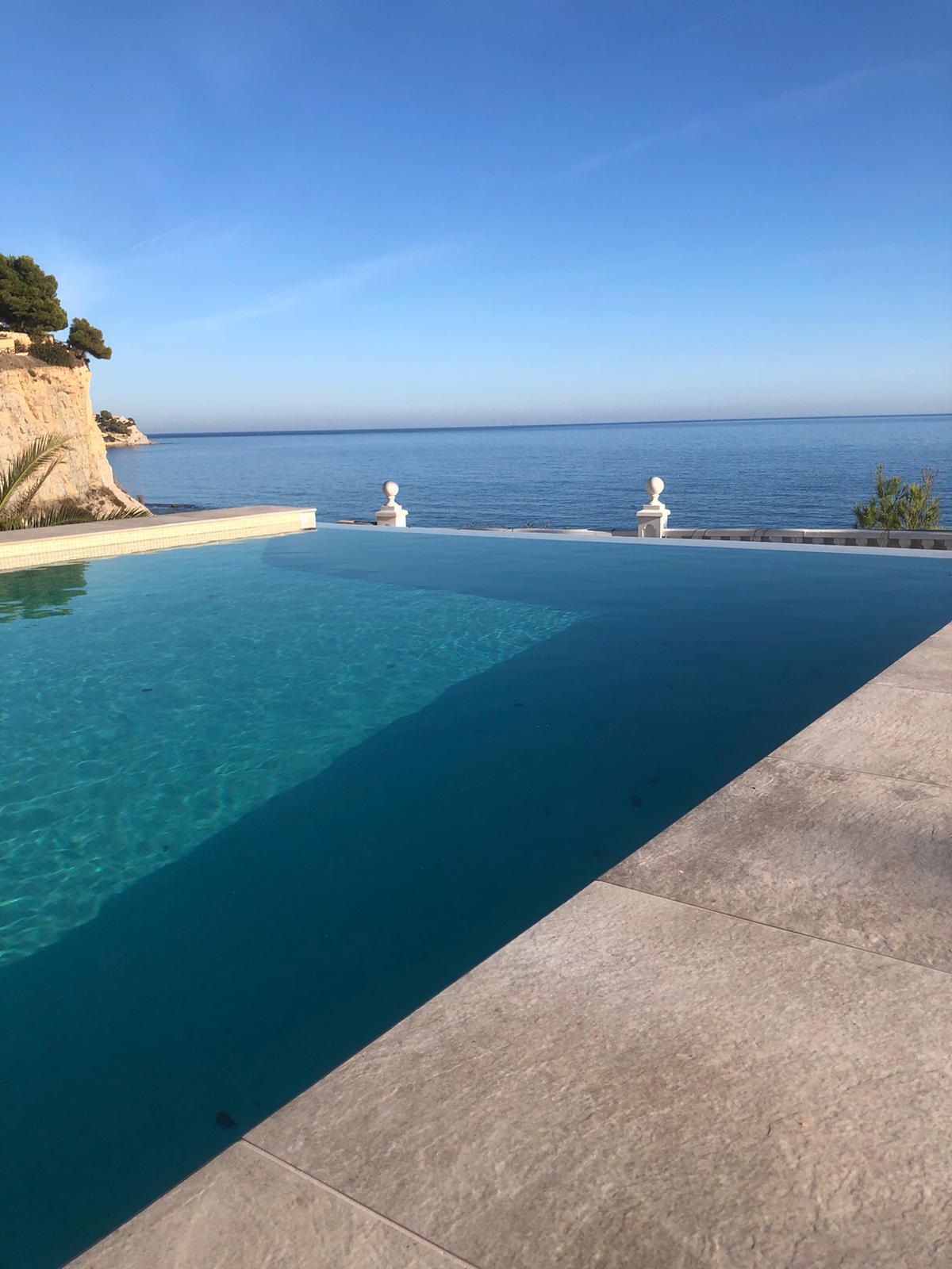 Piscina con forma personalizada